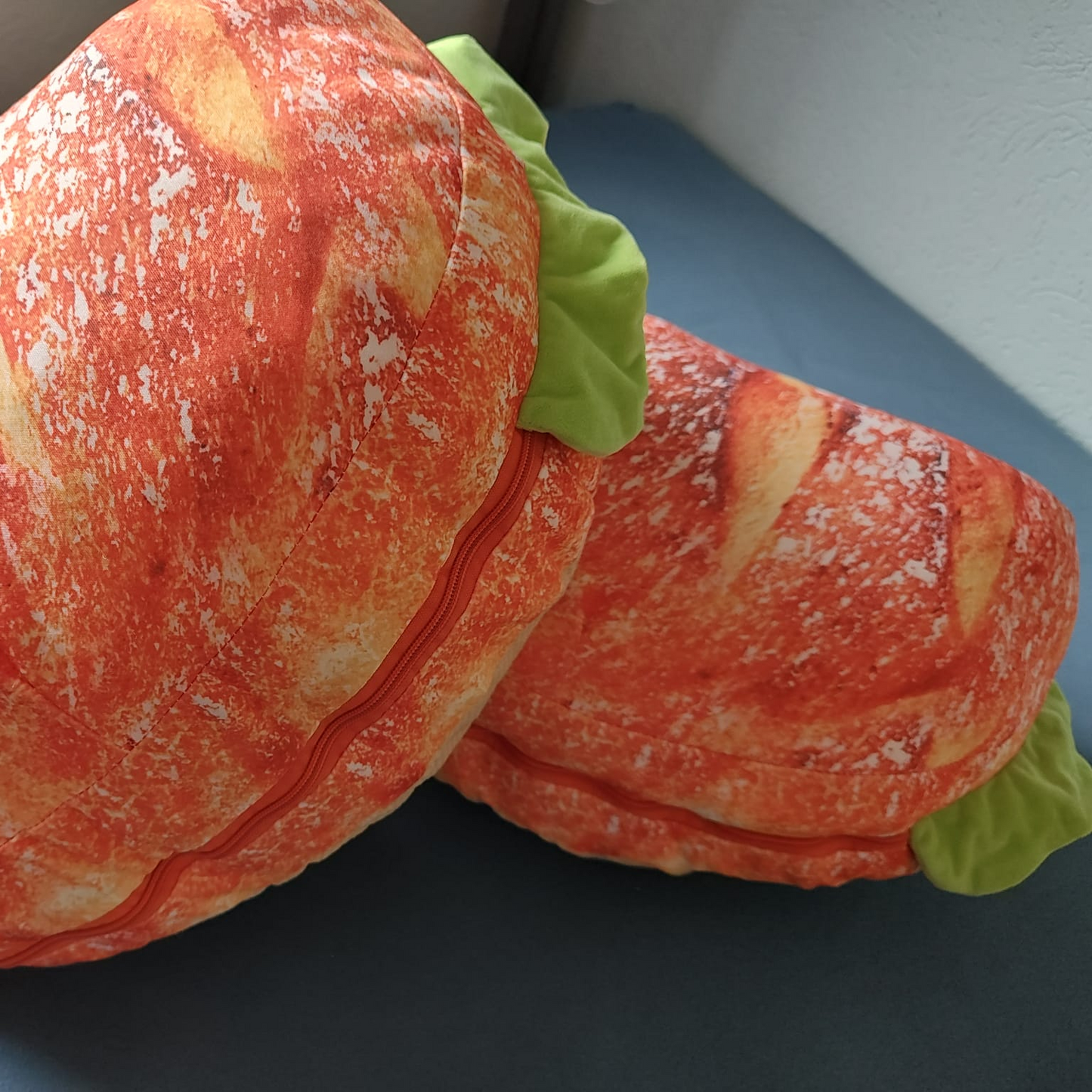 Sandwich kussen - Het broodje zitgemak - Van kussen naar krukje