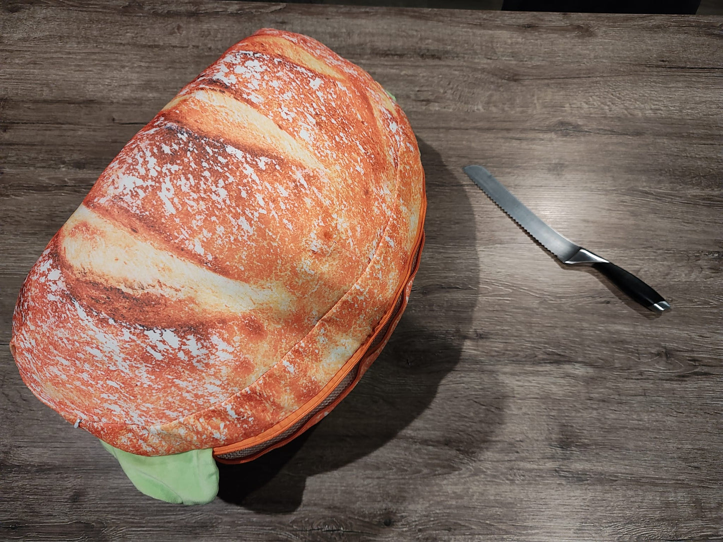 Sandwich kussen - Het broodje zitgemak - Van kussen naar krukje