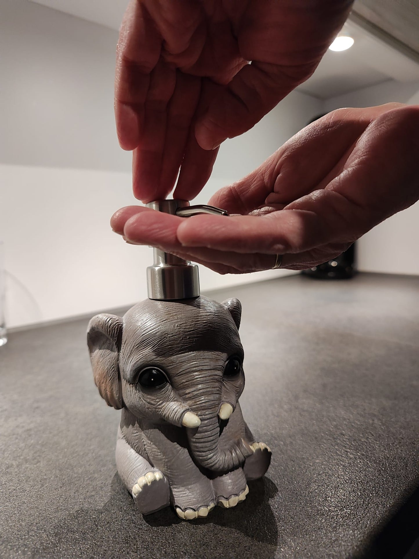 Olifantje Zeepdispenser - Super schattig - Cadeau topper