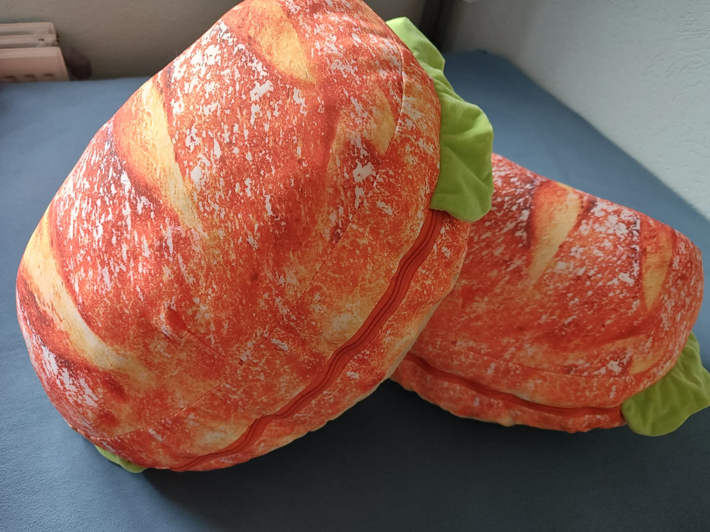 Sandwich kussen - Het broodje zitgemak - Van kussen naar krukje